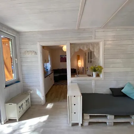 Nad Jeziorem W Gorzewie Ferienhaus *